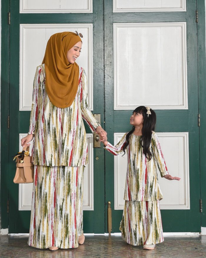 Kurung Lara – Sparkling Army - Image 4