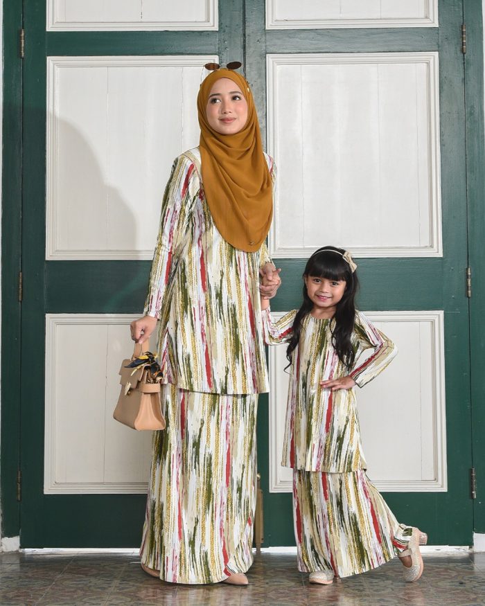 Kurung Lara – Sparkling Army - Image 5