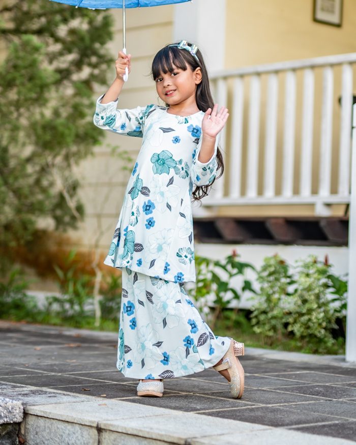 Baju Kurung Pahang Laura Printed Kids - Azalea Mist Green - Image 3