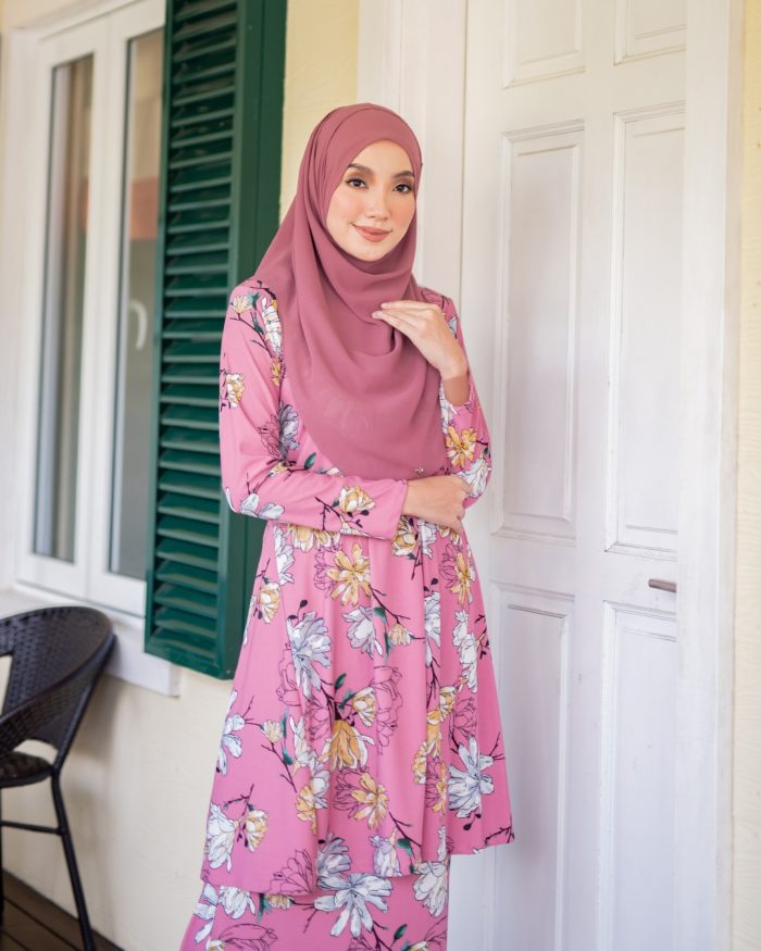 Baju Kurung Pahang Laura Printed - Lily Taffy Pink - Image 6