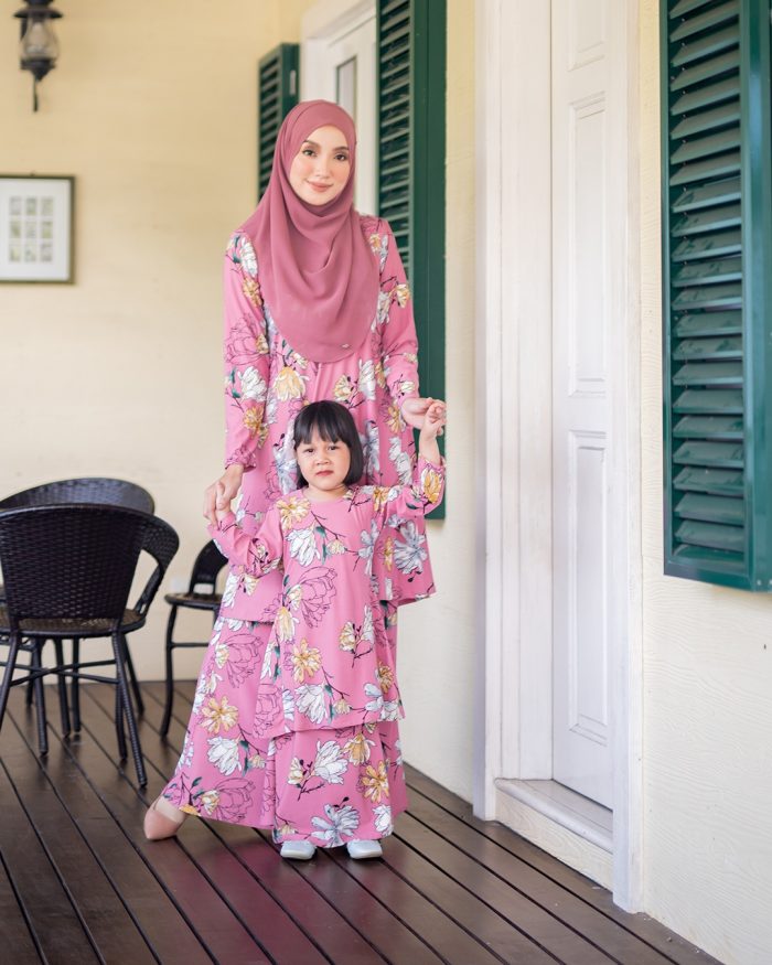 Baju Kurung Pahang Laura Printed - Lily Taffy Pink - Image 5