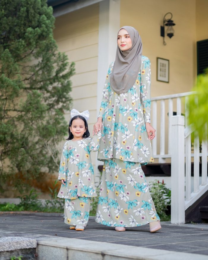 Baju Kurung Pahang Laura Printed - Seroja Sage Green - Image 5