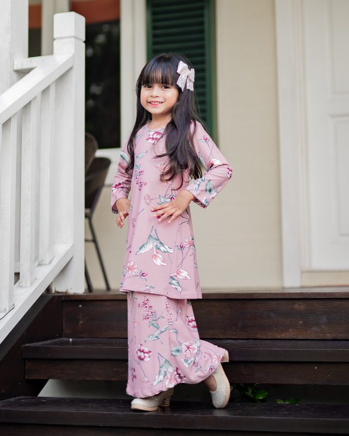 Baju Kurung Pahang Laura Printed Kids - Iris DustyPink - Image 3