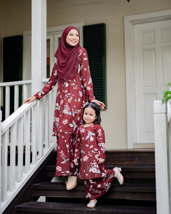 Baju Kurung Pahang Laura Printed Kids - Iris Maroon - Image 5