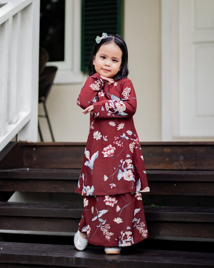 Baju Kurung Pahang Laura Printed Kids - Iris Maroon - Image 2