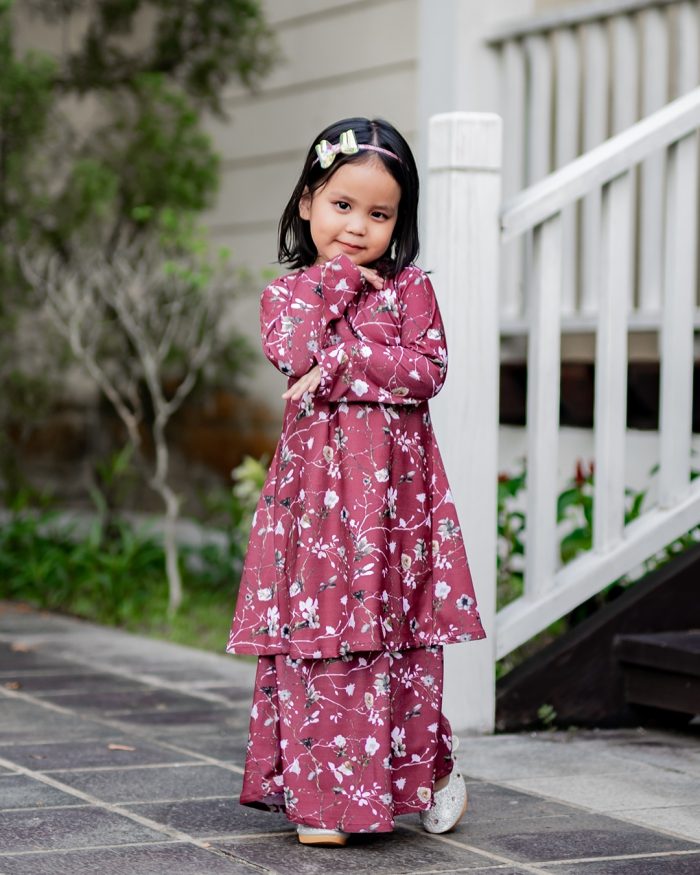 Baju Kurung Pahang Laura Printed Kids - Kesuma Burgundy - Image 4