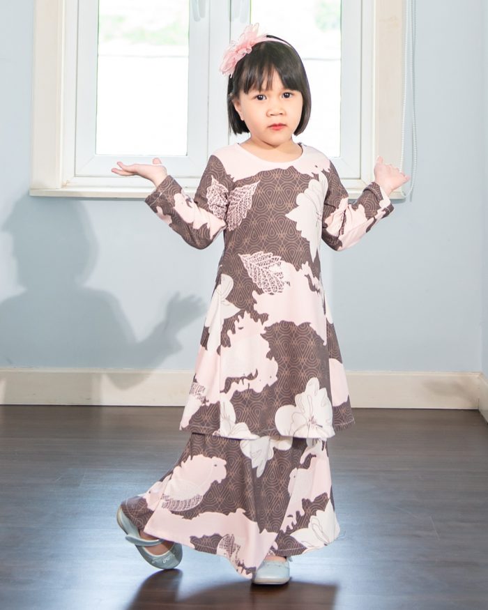 Baju Kurung Pahang Laura Printed Kids – Umber Puff