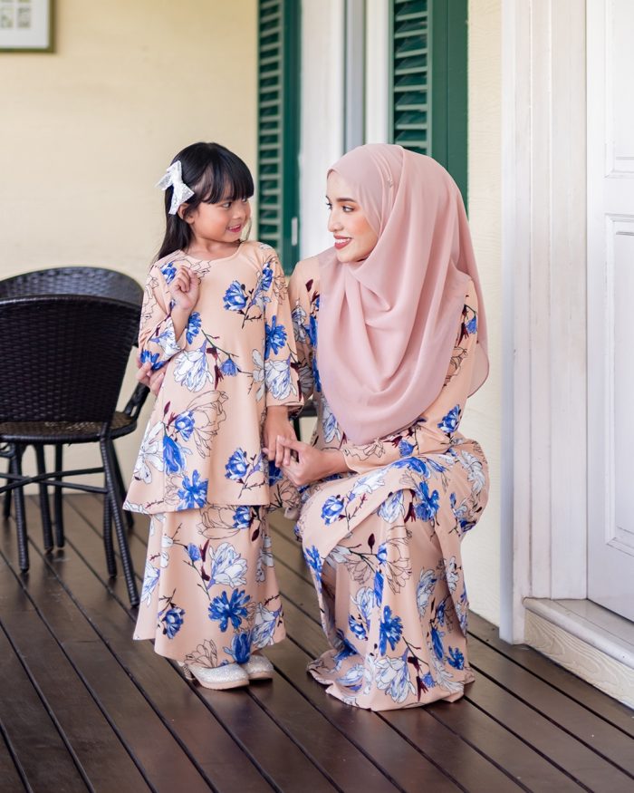 Baju Kurung Pahang Laura Printed - Lily Puff Peach - Image 5