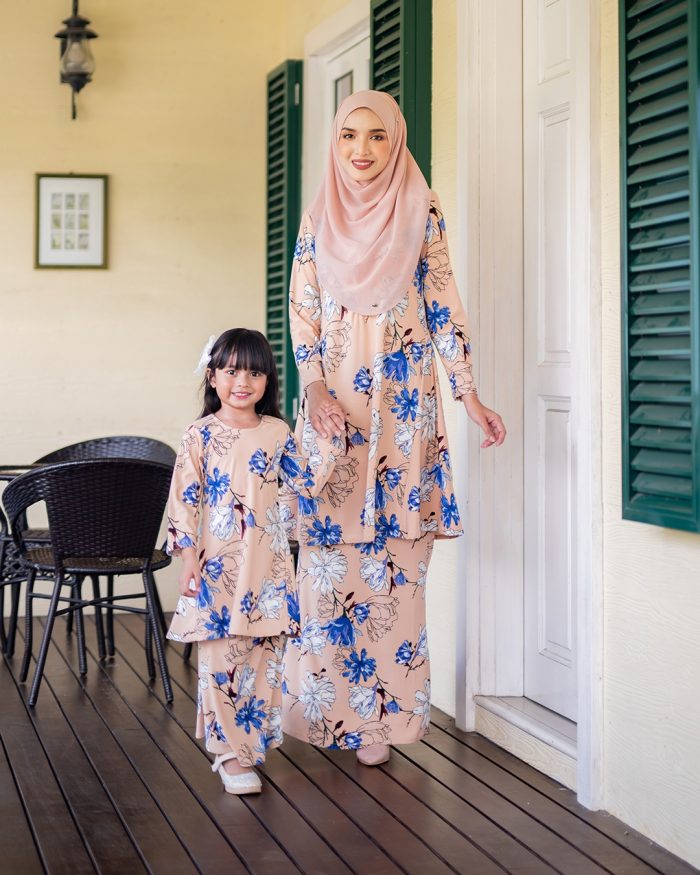 Baju Kurung Pahang Laura Printed - Lily Puff Peach - Image 4