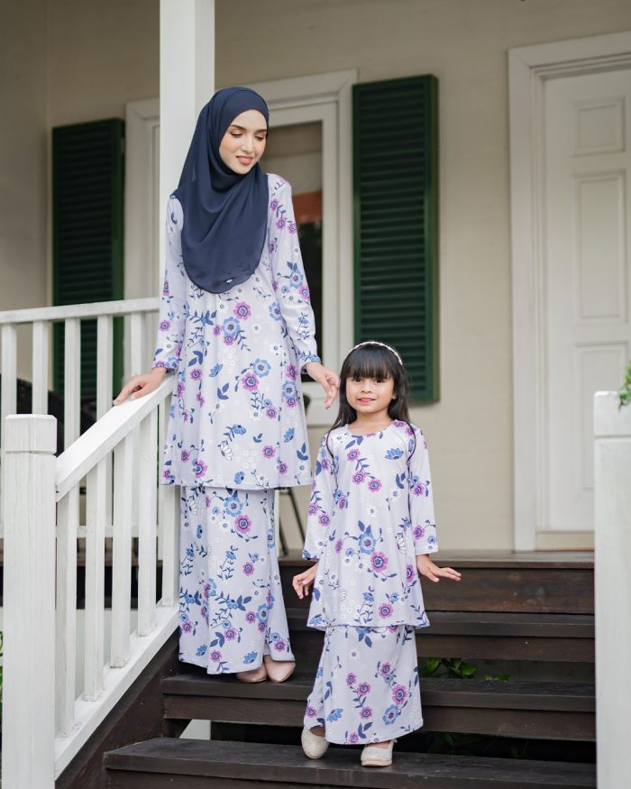 Baju Kurung Pahang Laura Printed Kids - Pansy Periwinkle - Image 4