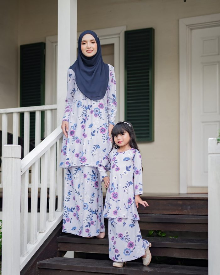 Baju Kurung Pahang Laura Printed Kids - Pansy Periwinkle - Image 3