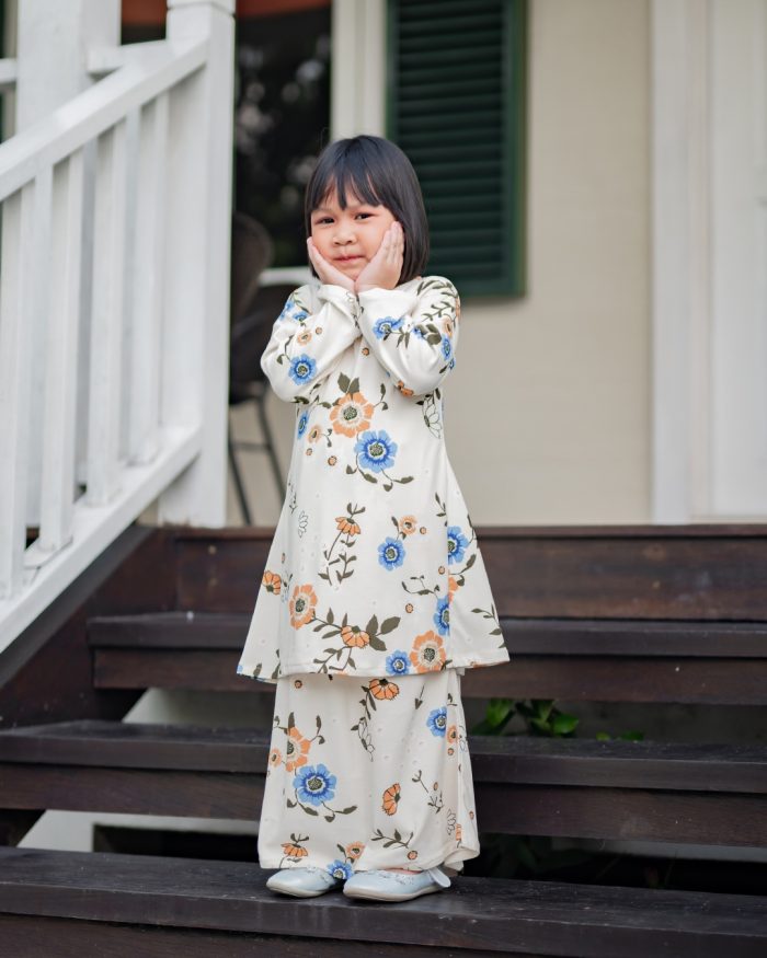 Baju Kurung Pahang Laura Printed Kids- Pansy Wheat - Image 2