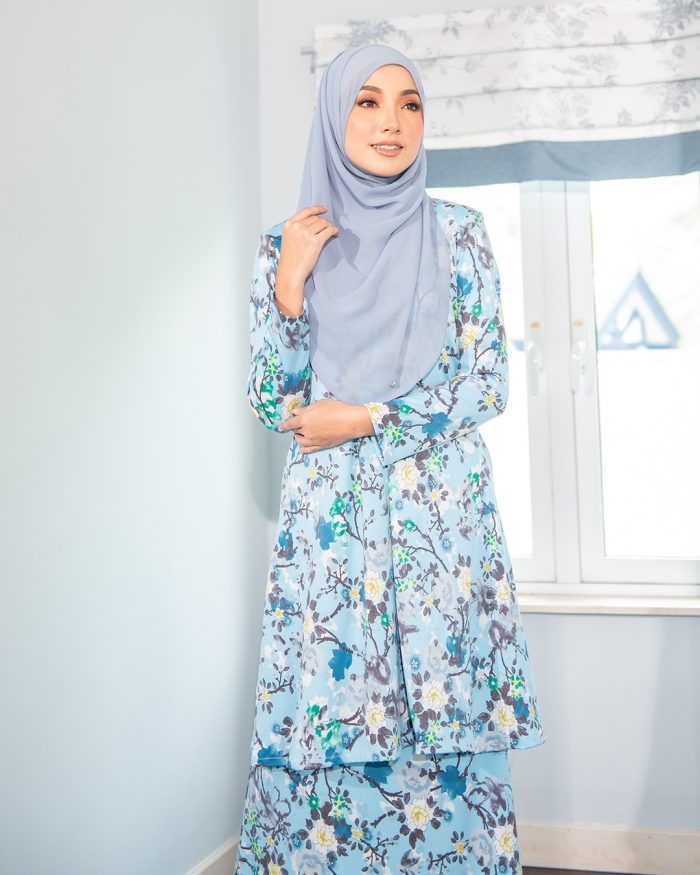 Baju Kurung Pahang Laura Printed - Azalea Blue - Image 5