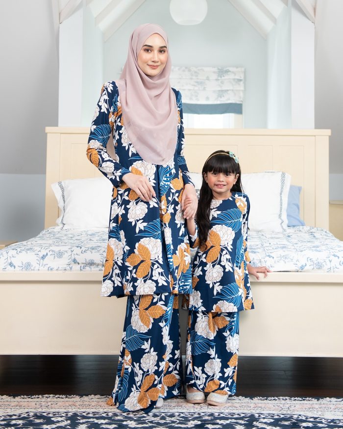 Baju Kurung Pahang Laura Printed Kids – Chicago Blue - Image 6