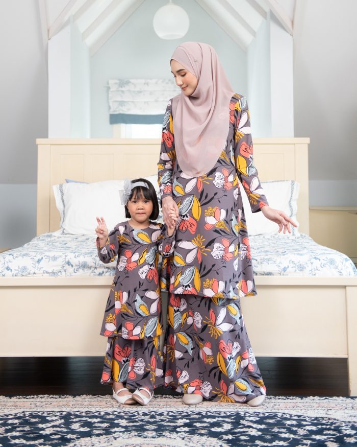 Baju Kurung Pahang Laura Printed Kids – Floral Ash - Image 5