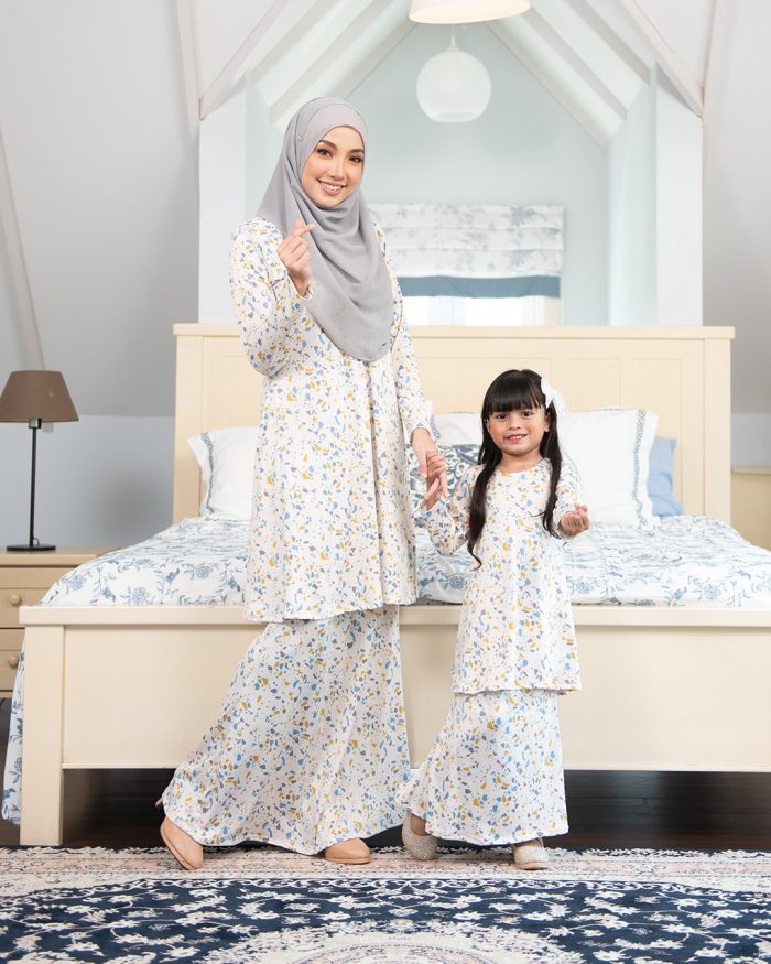 Baju Kurung Pahang Laura Printed Kids – Ivory Paint - Image 5