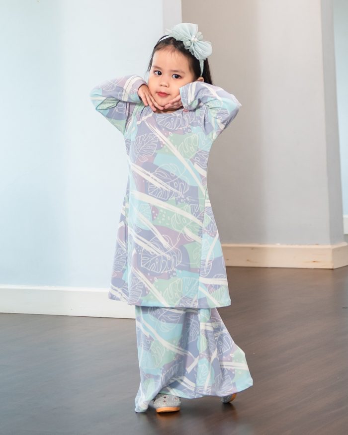 Baju Kurung Pahang Laura Printed Kids – Caladium Bicolour - Image 3