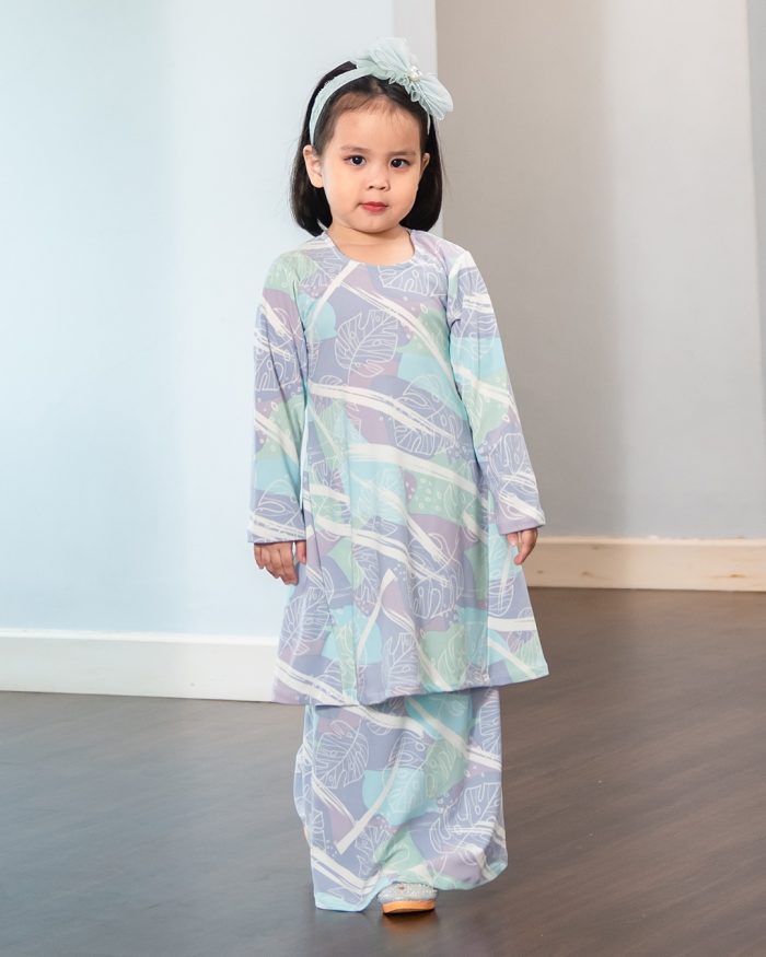 Baju Kurung Pahang Laura Printed Kids – Caladium Bicolour - Image 4