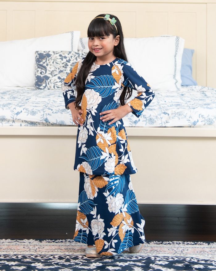 Baju Kurung Pahang Laura Printed Kids – Chicago Blue - Image 4