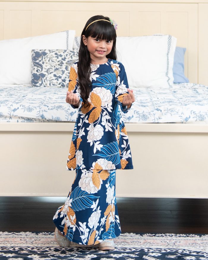 Baju Kurung Pahang Laura Printed Kids – Chicago Blue - Image 5