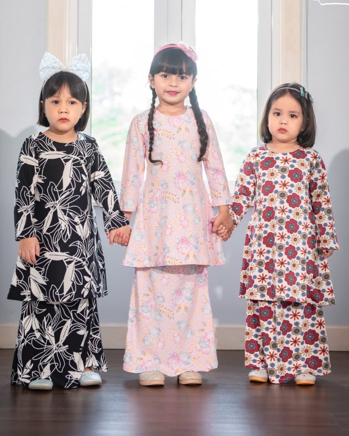 Baju Kurung Pahang Laura Printed Kids – Daisy Burgundy - Image 6