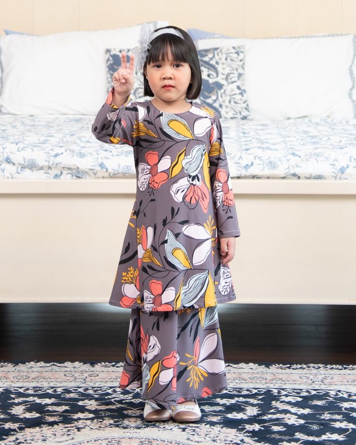 Baju Kurung Pahang Laura Printed Kids – Floral Ash - Image 3