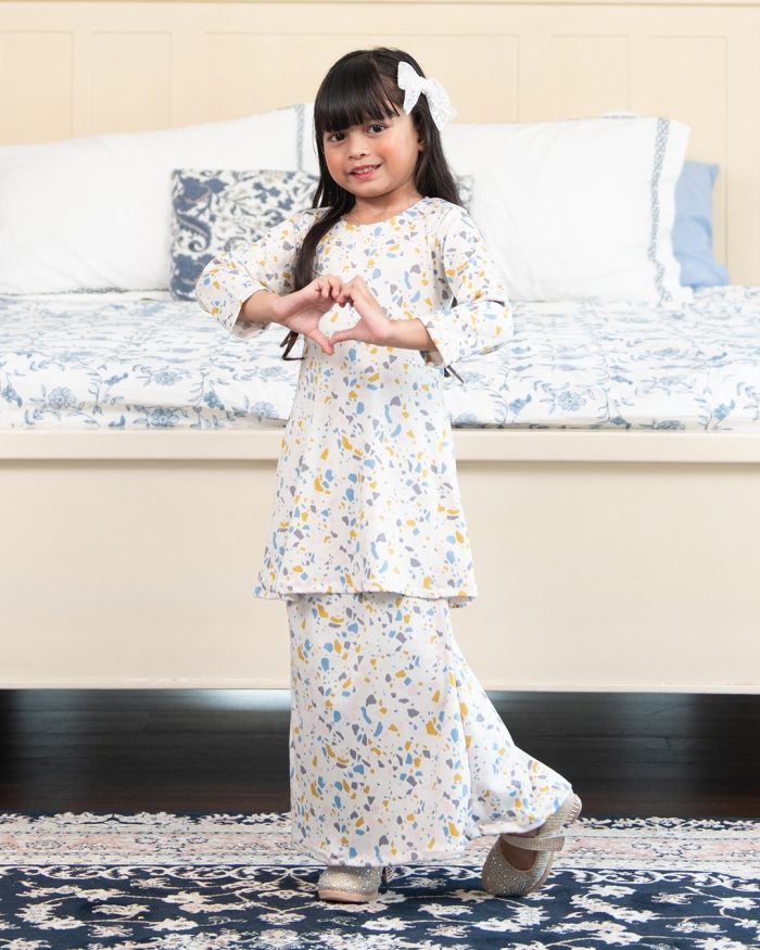 Baju Kurung Pahang Laura Printed Kids – Ivory Paint