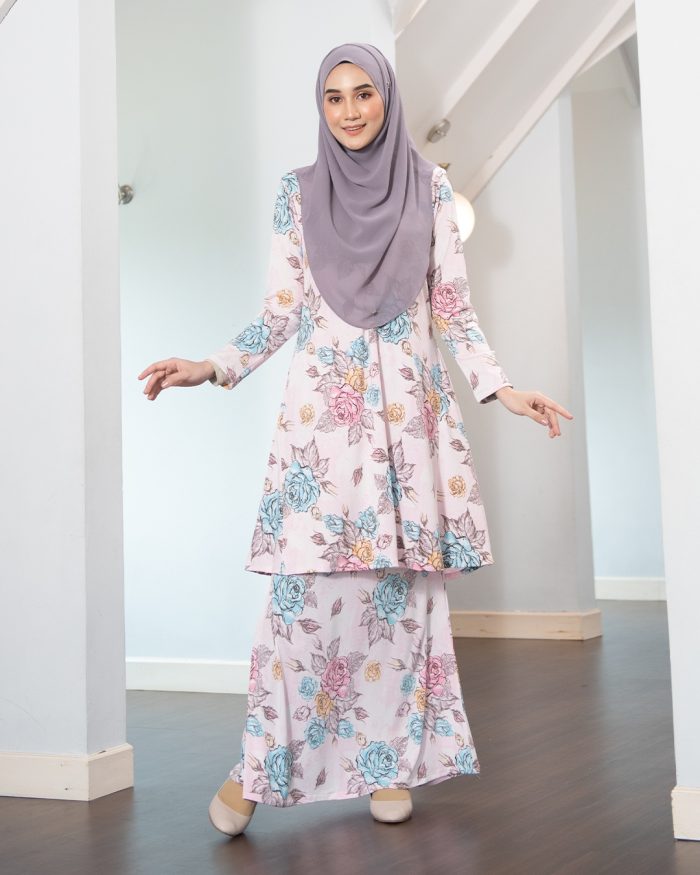 Baju Kurung Pahang Laura Printed – Mawar Pinky