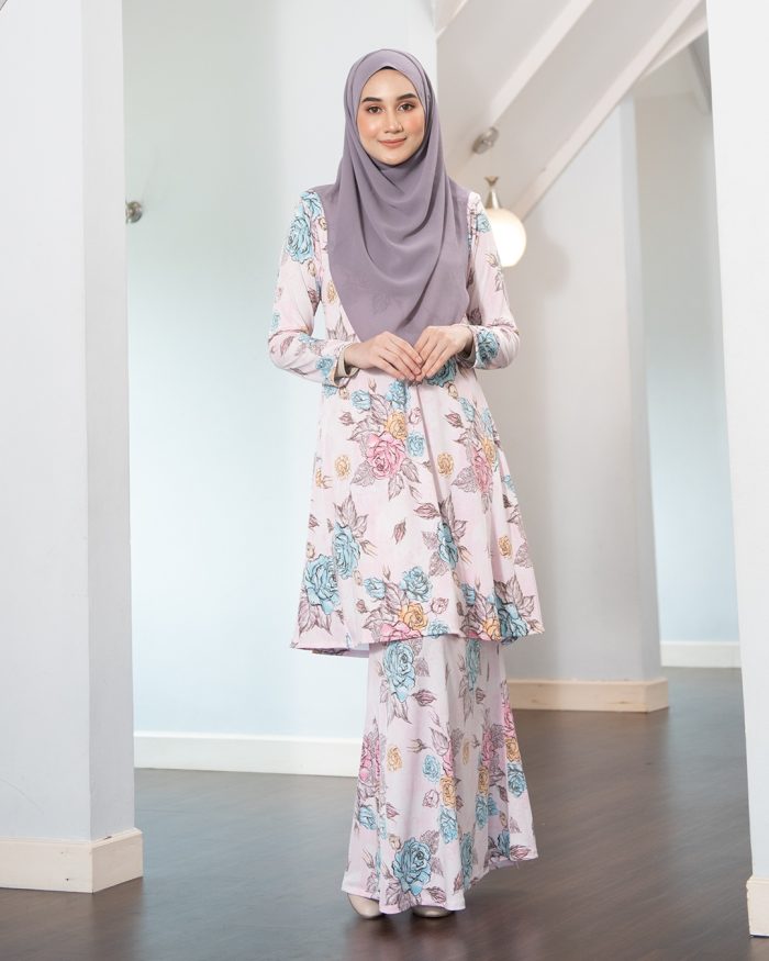 Baju Kurung Pahang Laura Printed – Mawar Pinky - Image 4