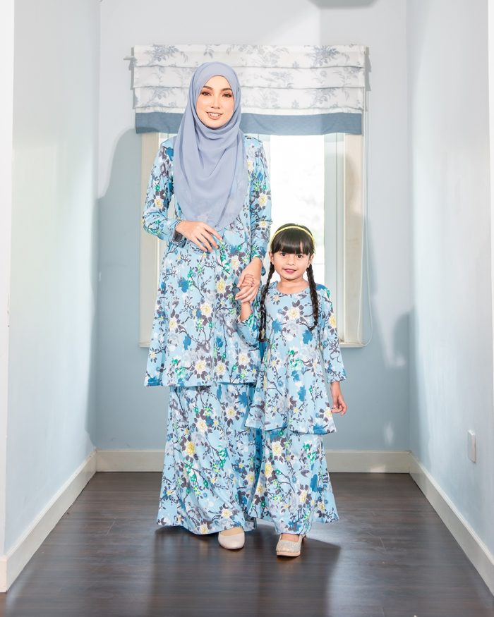 Baju Kurung Pahang Laura Printed - Azalea Blue - Image 6