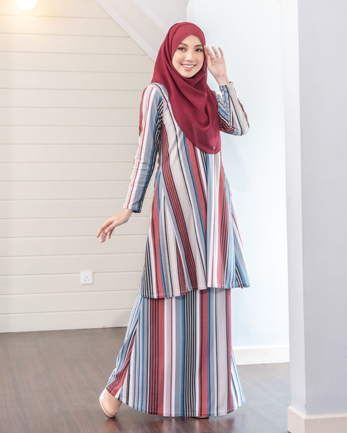 Baju Kurung Pahang Laura Printed – Stripes Maroon - Image 3