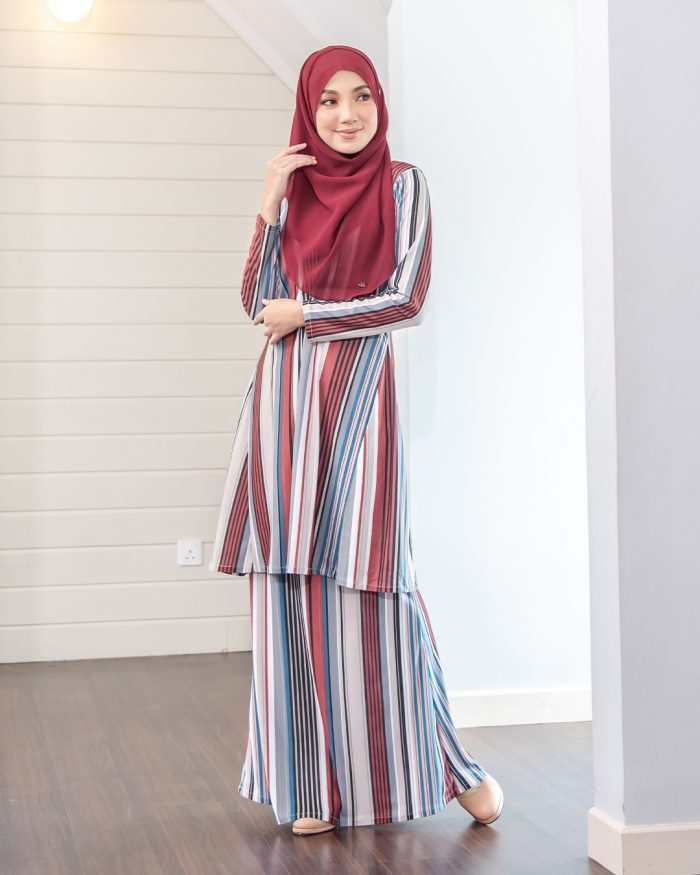 Baju Kurung Pahang Laura Printed – Stripes Maroon - Image 2