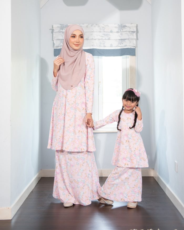 Baju Kurung Pahang Laura Printed Kids – Peony Pink - Image 5