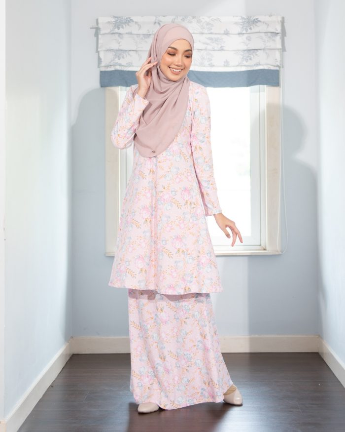 Baju Kurung Pahang Laura Printed - Peony Pink - Image 3