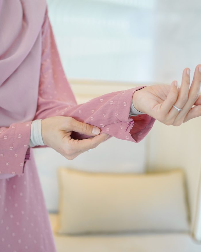 Baju Kurung Moden Rania - Candy Pink - Image 4