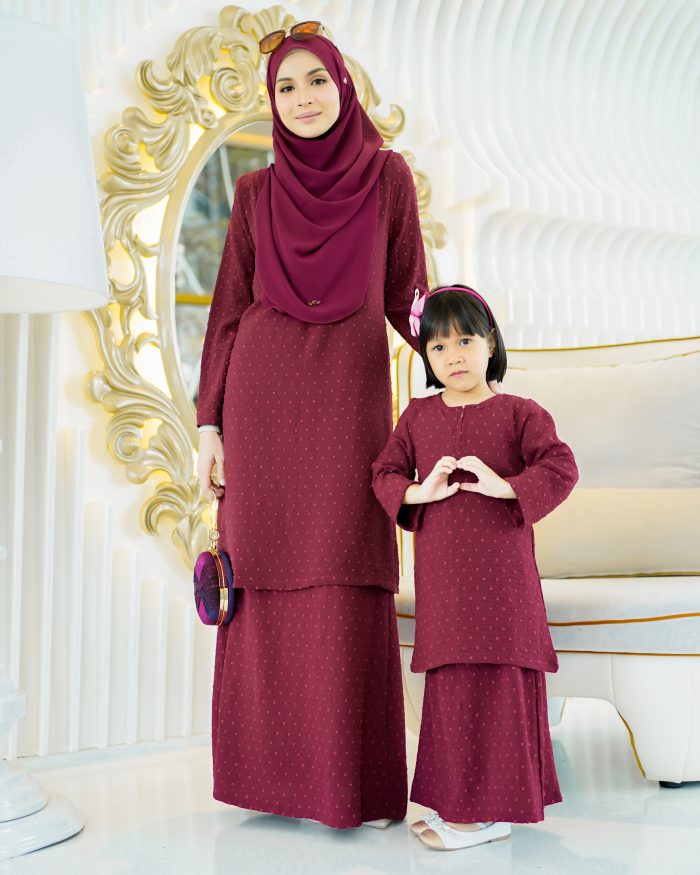 Baju Kurung Moden Rania - Maroon Berry - Image 4