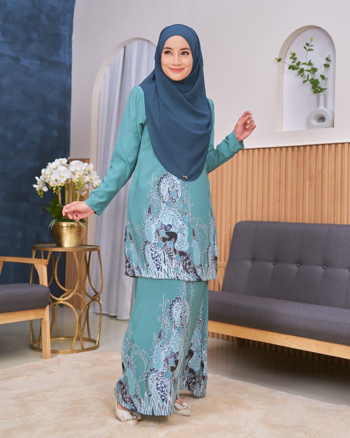 Baju Kurung Moden Batik Sultanah - Mariana Fern Green