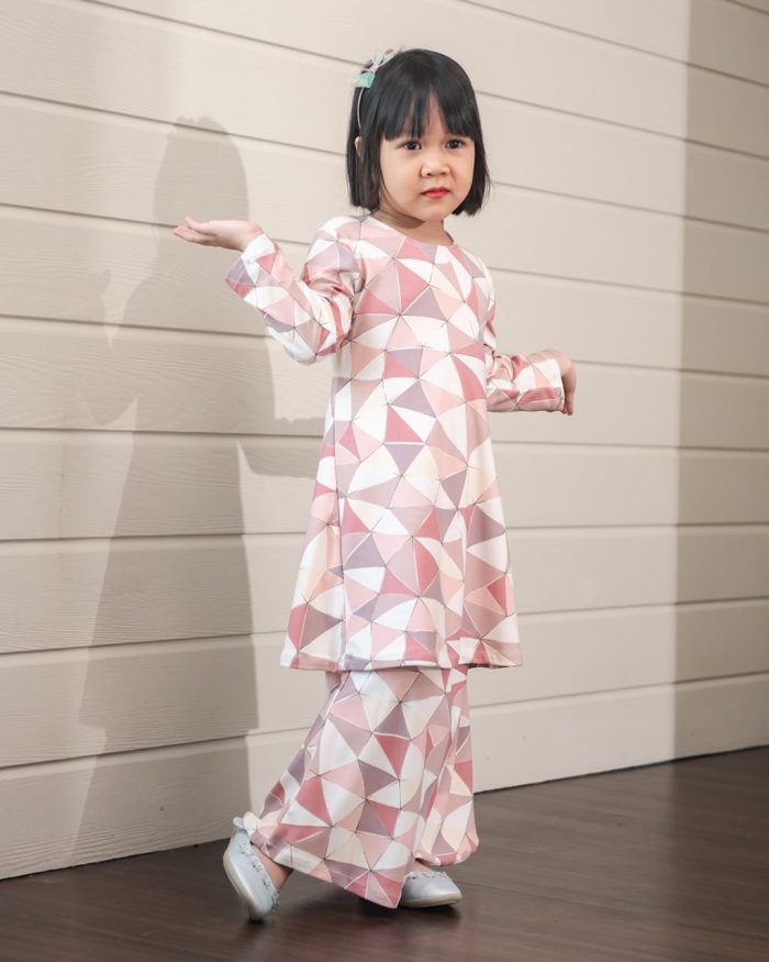 Baju Kurung Pahang Laura Printed Kids – Frosty Pink - Image 3