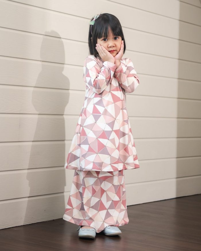 Baju Kurung Pahang Laura Printed Kids – Frosty Pink