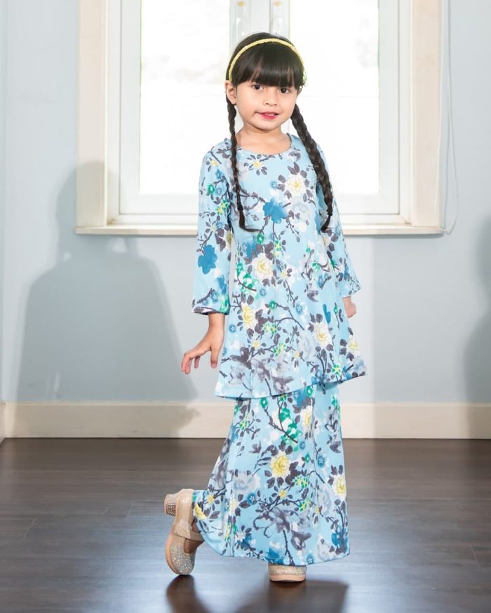 Baju Kurung Pahang Laura Printed Kids – Azalea Blue - Image 3