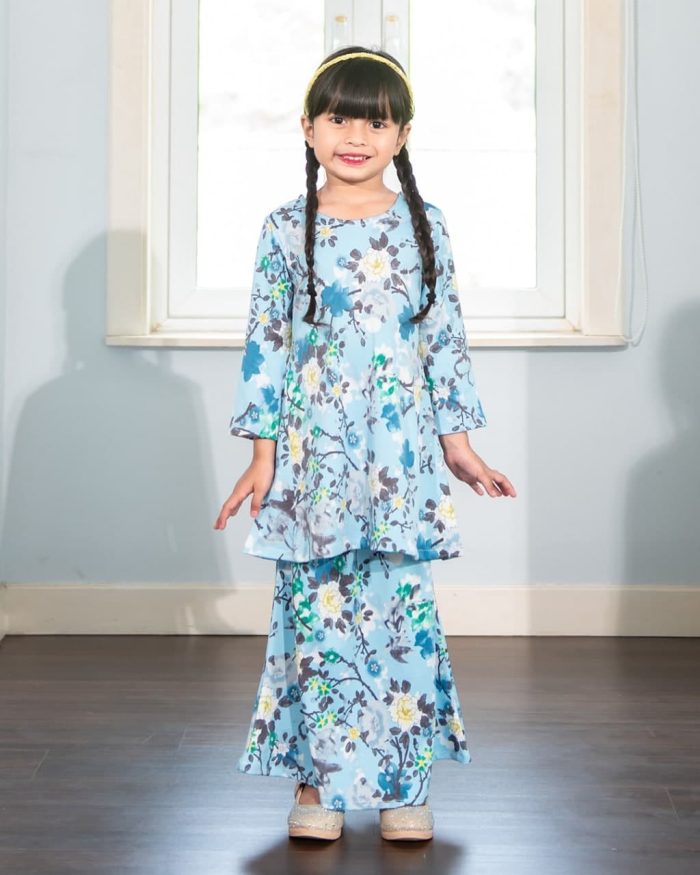 Baju Kurung Pahang Laura Printed Kids – Azalea Blue - Image 2