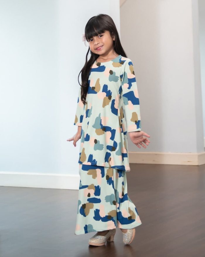 Baju Kurung Pahang Laura Printed Kids – Scribble Green