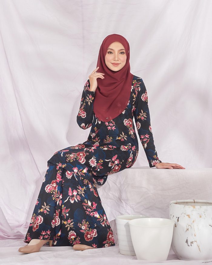 Baju Kurung Pahang Laura Printed – Black Aquilecia - Image 5