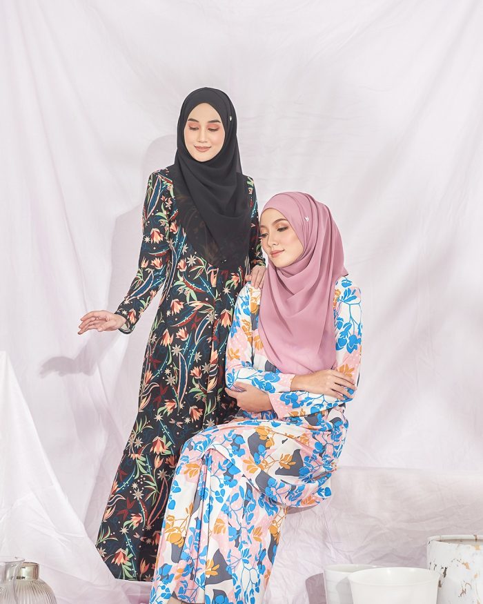 Baju Kurung Pahang Laura Printed – Black Daylily - Image 6