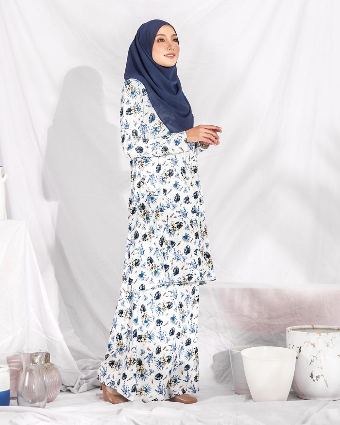 Baju Kurung Pahang Laura Printed – Monstera White - Image 3