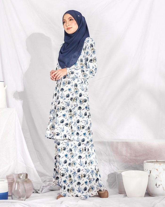 Baju Kurung Pahang Laura Printed – Monstera White - Image 4