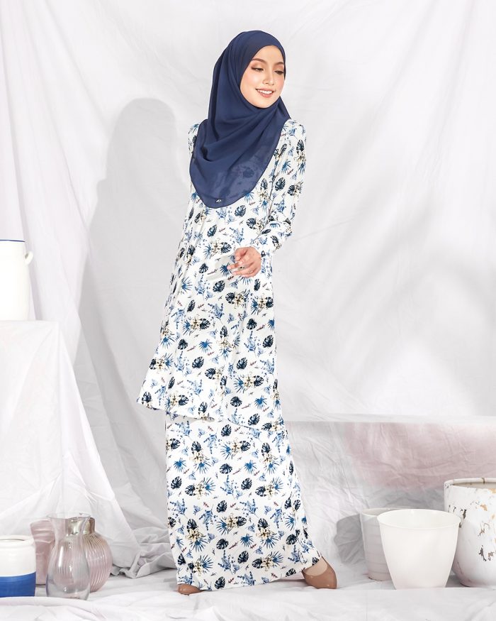 Baju Kurung Pahang Laura Printed – Monstera White