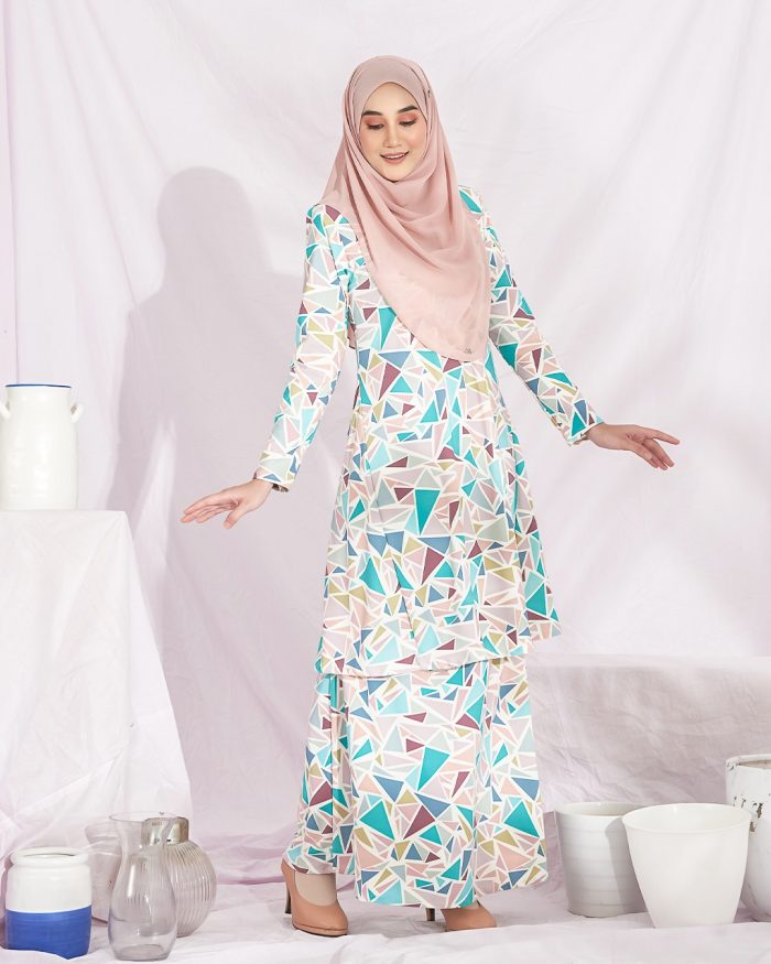 Baju Kurung Pahang Laura Printed – Rainbow Fest