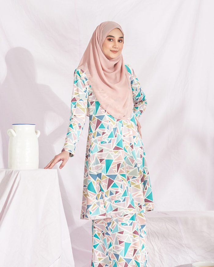 Baju Kurung Pahang Laura Printed – Rainbow Fest - Image 4