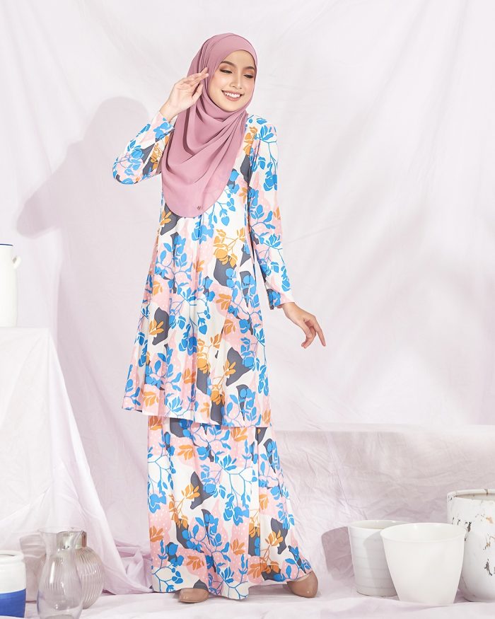 Baju Kurung Pahang Laura Printed – White Coral - Image 4